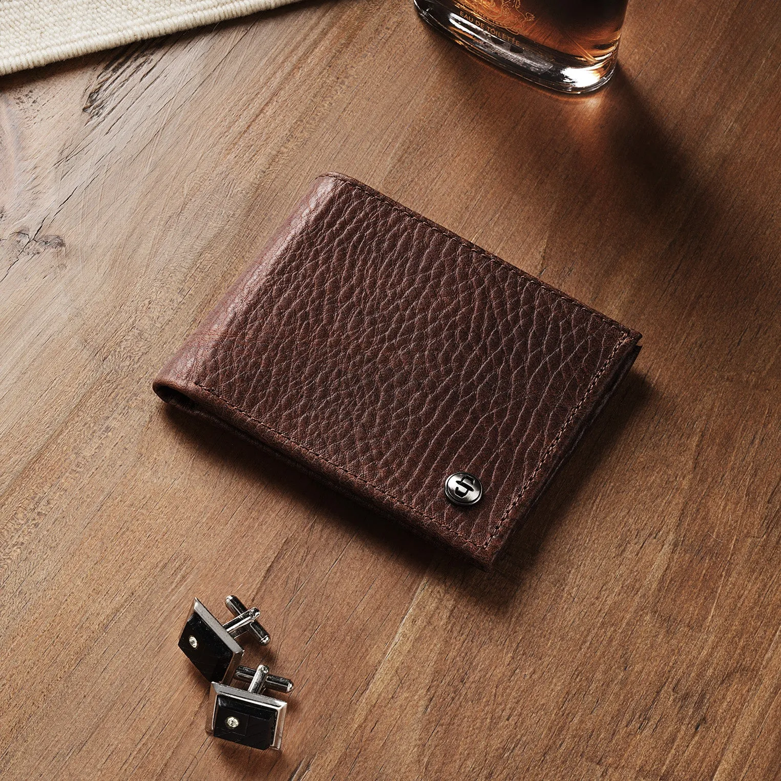 Bison Leather Stetson Rivet Bi-Fold Wallet sold by Stetson product image thumbnail 2
