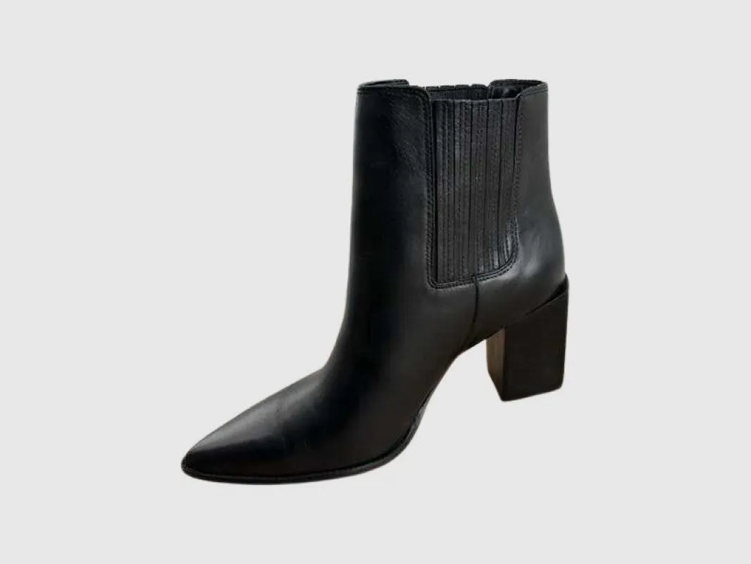 ACTON BLACK LEATHER - SM REBOOTED sold by Steve Madden