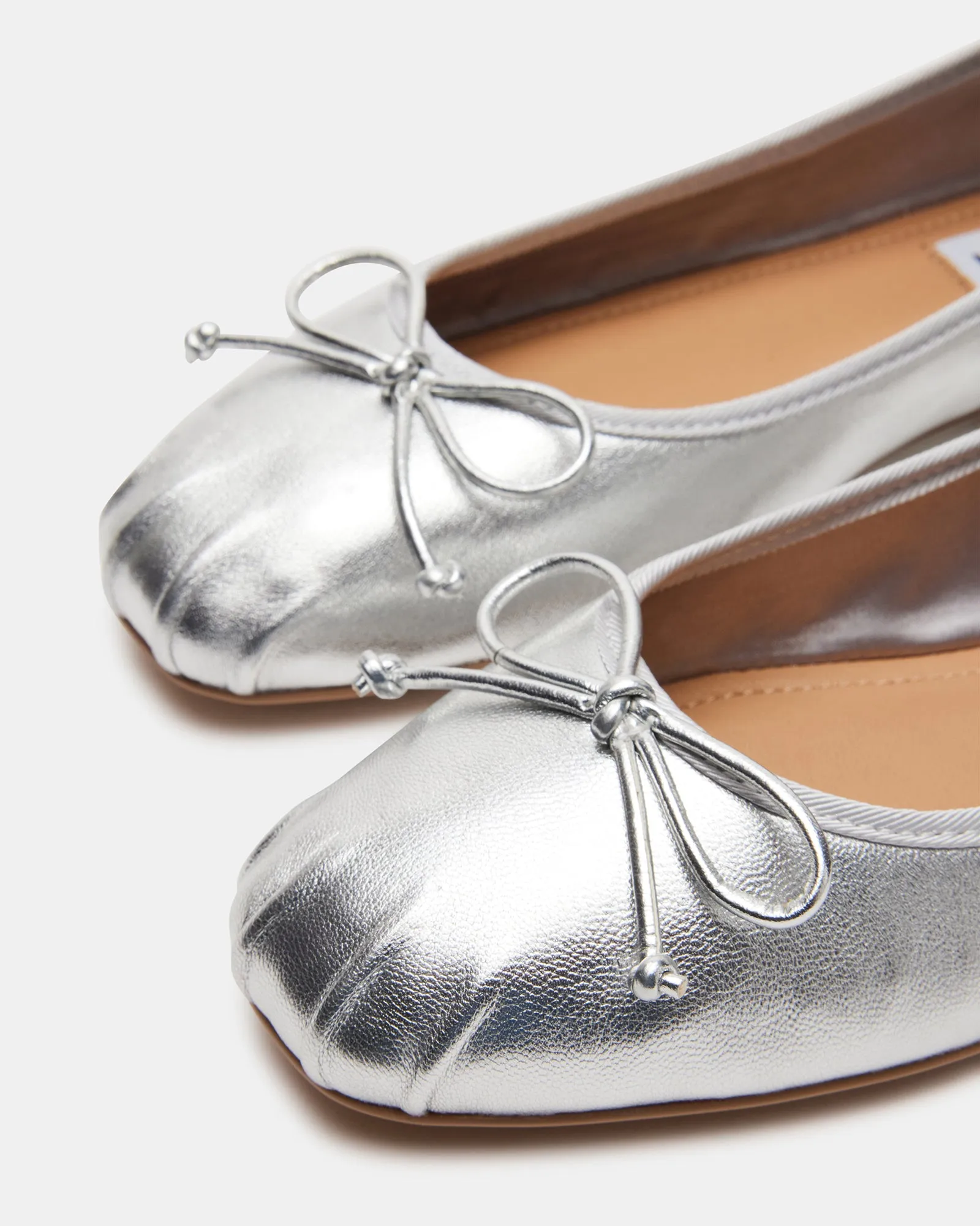 ANNALISE SILVER LEATHER sold by Steve Madden product image thumbnail 3