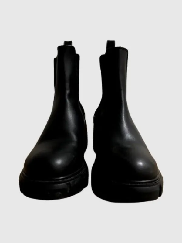 HOLA BLACK - SM REBOOTED sold by Steve Madden