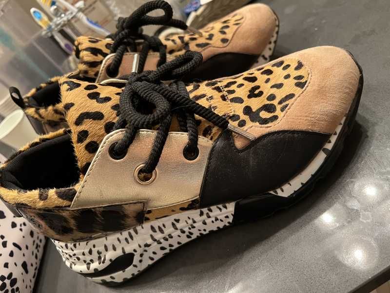 CLIFF ANIMAL - SM REBOOTED sold by Steve Madden product image thumbnail 3