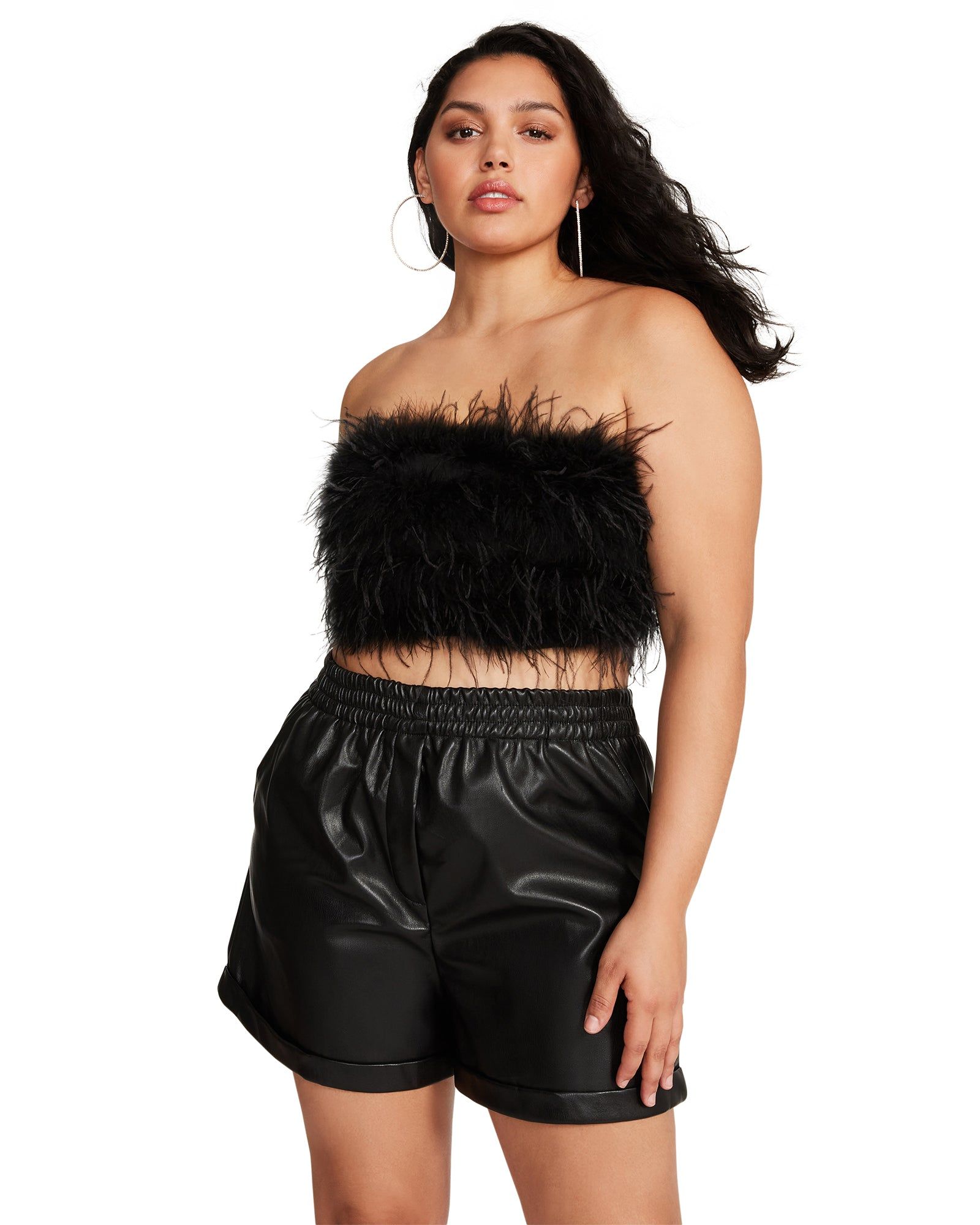 FONDA SHORT BLACK sold by Steve Madden