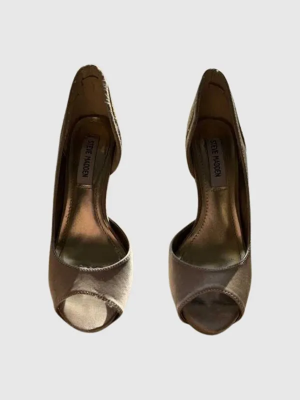 GOLD GLITTER PUMP HEELS - SM REBOOTED sold by Steve Madden