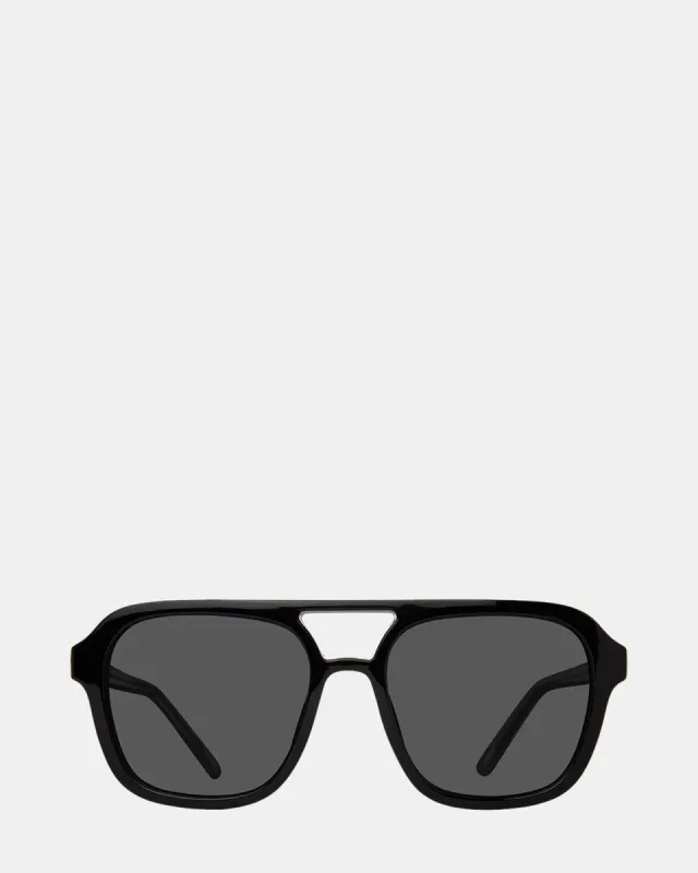 JACE SUNGLASSES BLACK sold by Steve Madden