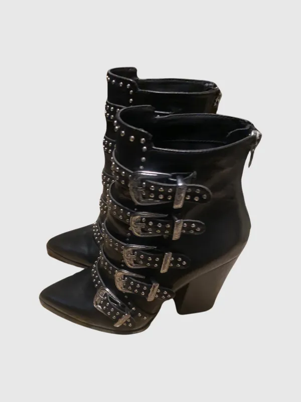 COMET BLACK LEATHER - SM REBOOTED sold by Steve Madden