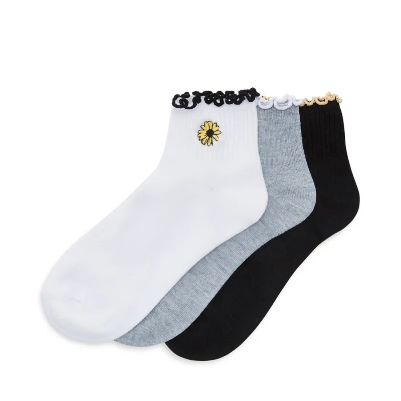 DAISY LETTUCE EDGE ANKLET SOCKS WHITE MULTI sold by Steve Madden