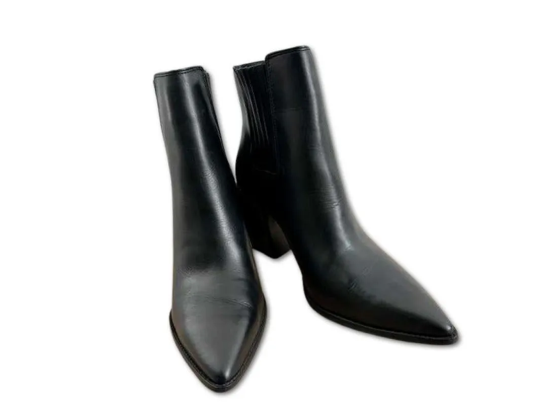 ACTON BLACK LEATHER - SM REBOOTED sold by Steve Madden