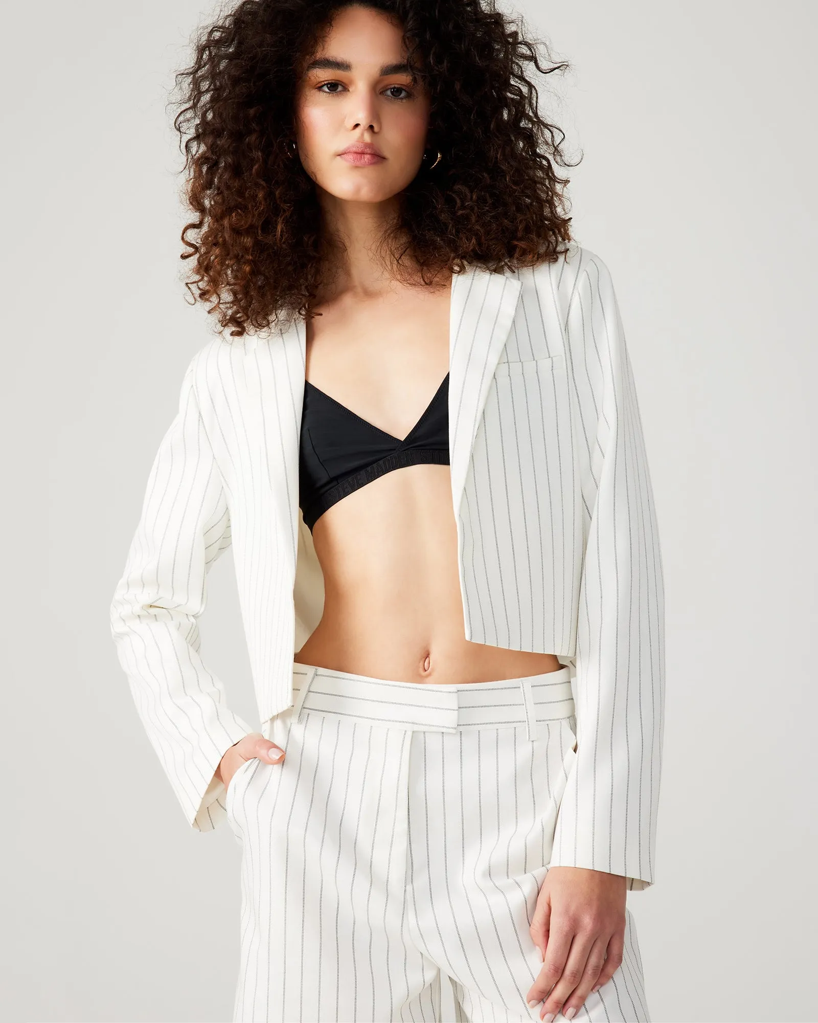 RUPI CROPPED BLAZER WHITE/BLACK sold by Steve Madden