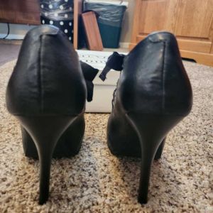 MISSY PUMPS - SM REBOOTED sold by Steve Madden