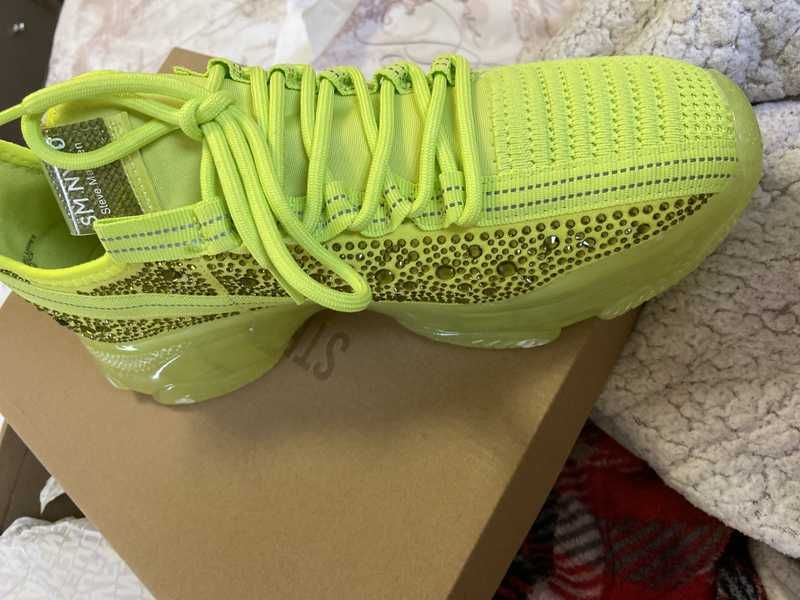 MAXIMA LIME - SM REBOOTED sold by Steve Madden product image thumbnail 3