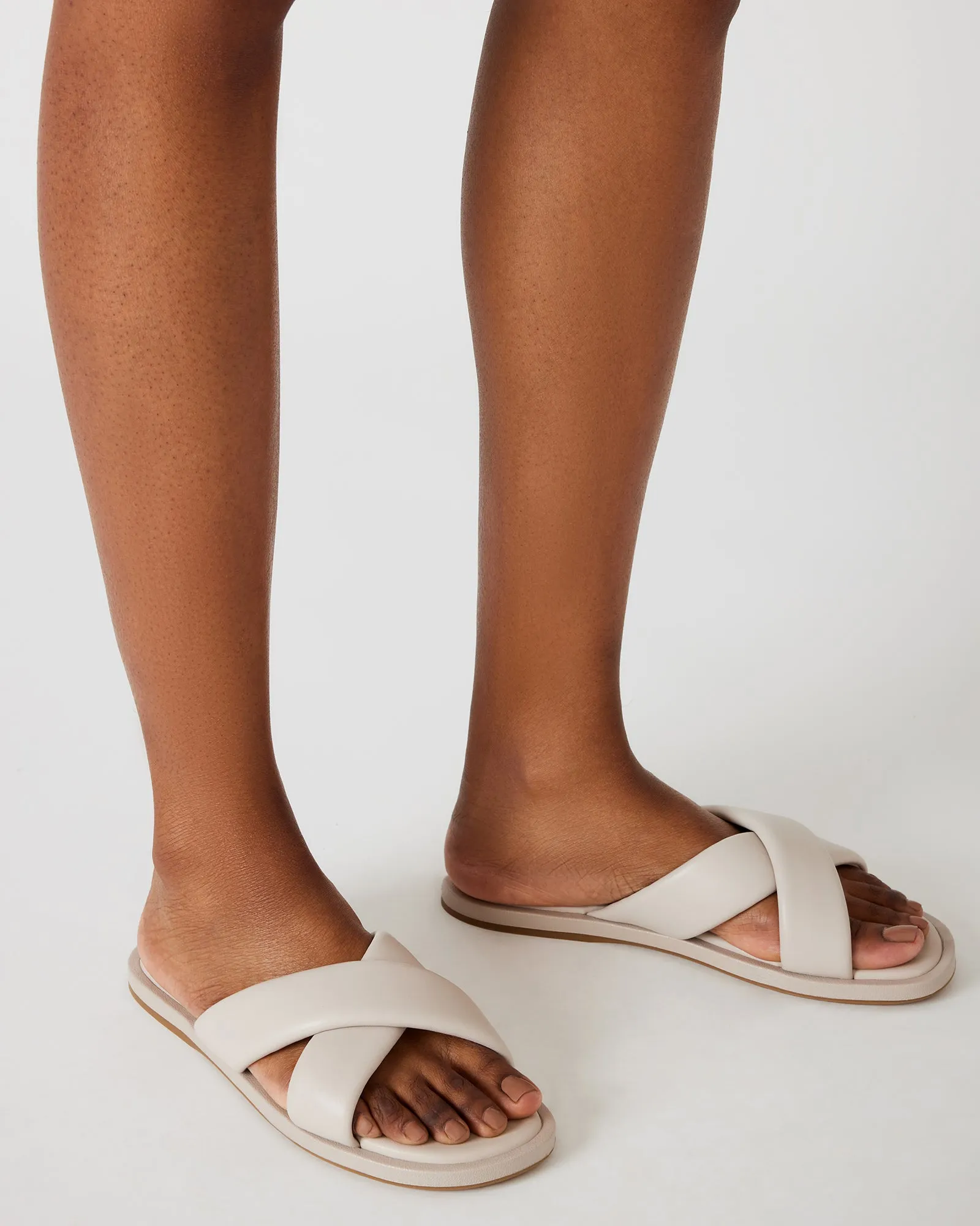 KLARKE BONE LEATHER sold by Steve Madden product image thumbnail 2