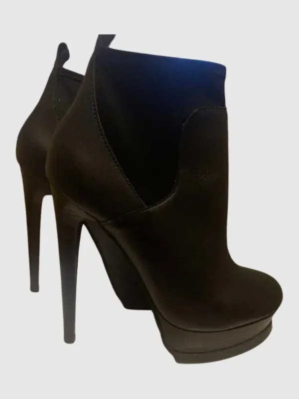 DONNAA PLATFORM LEATHER IN BLACK - SM REBOOTED sold by Steve Madden
