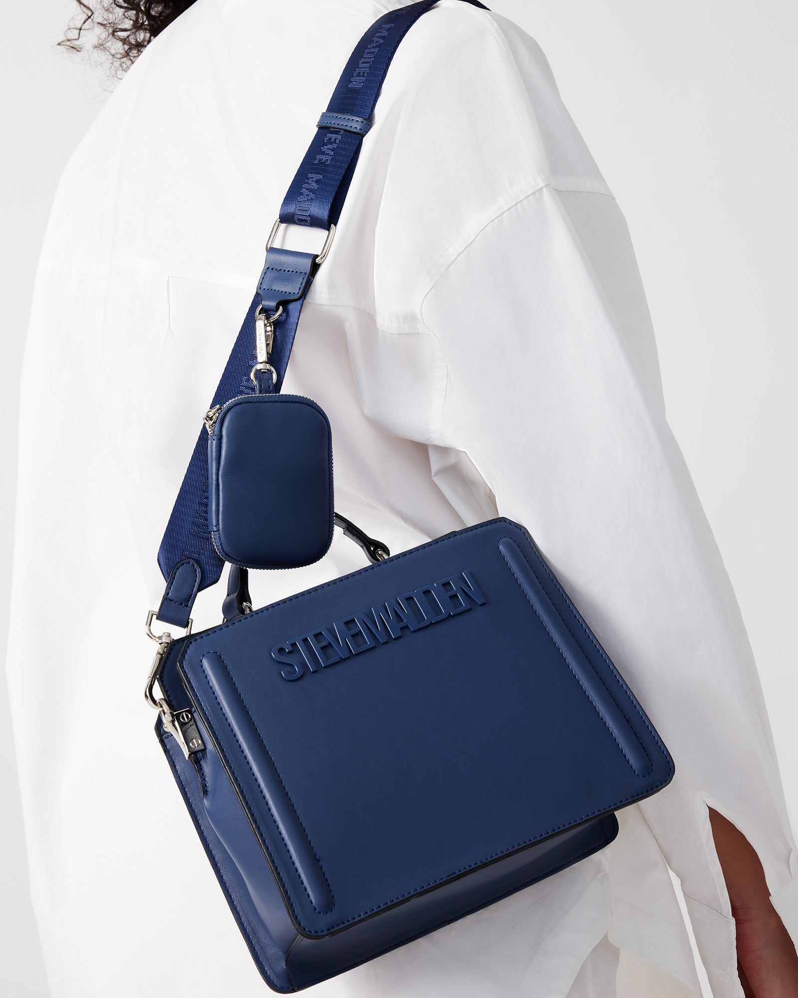 EVELYN BAG NAVY sold by Steve Madden product image thumbnail 2