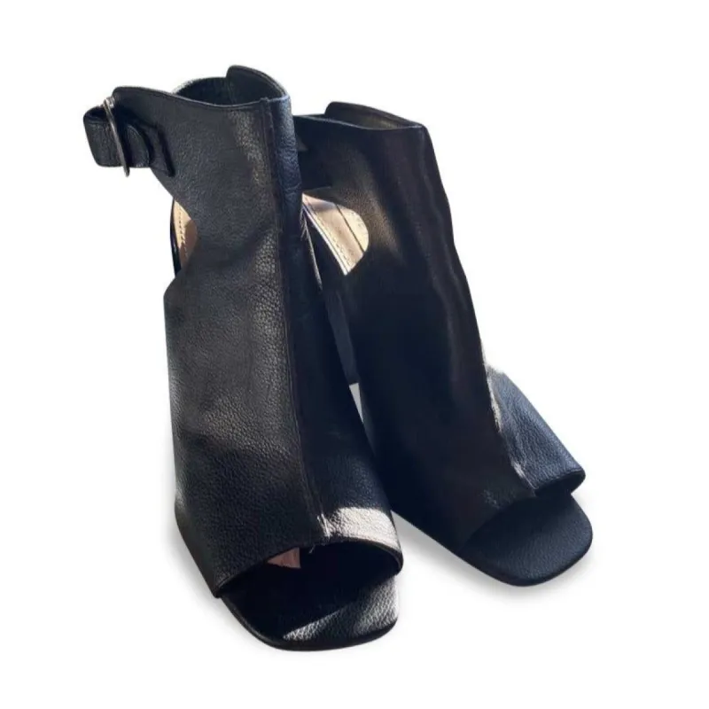 LEATHER PEEP TOE HEEL - SM REBOOTED sold by Steve Madden