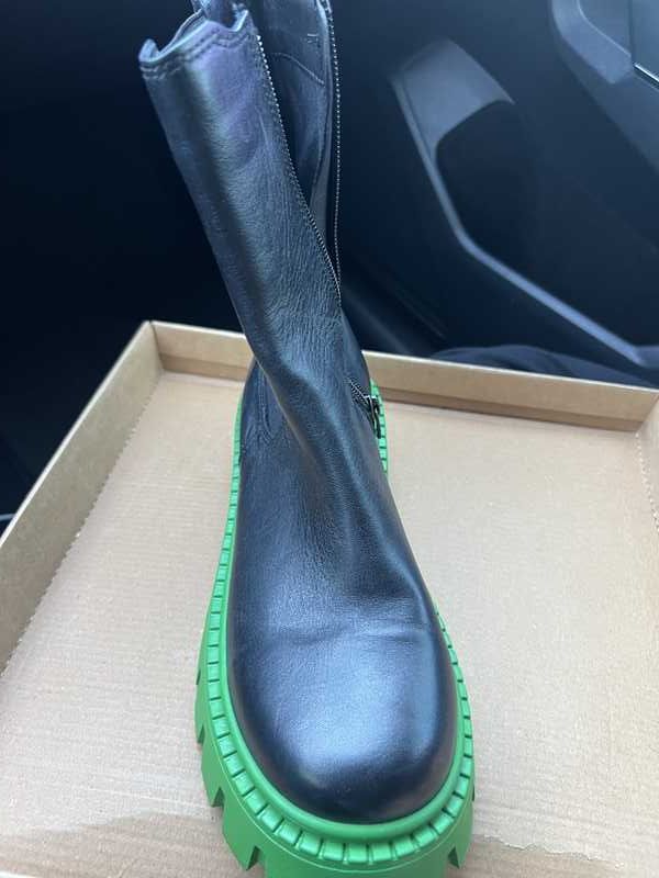 CHARGES BLACK/GREEN - SM REBOOTED sold by Steve Madden