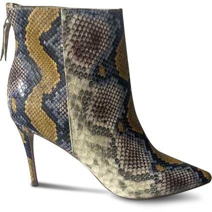 HOTSHOT - SM REBOOTED sold by Steve Madden