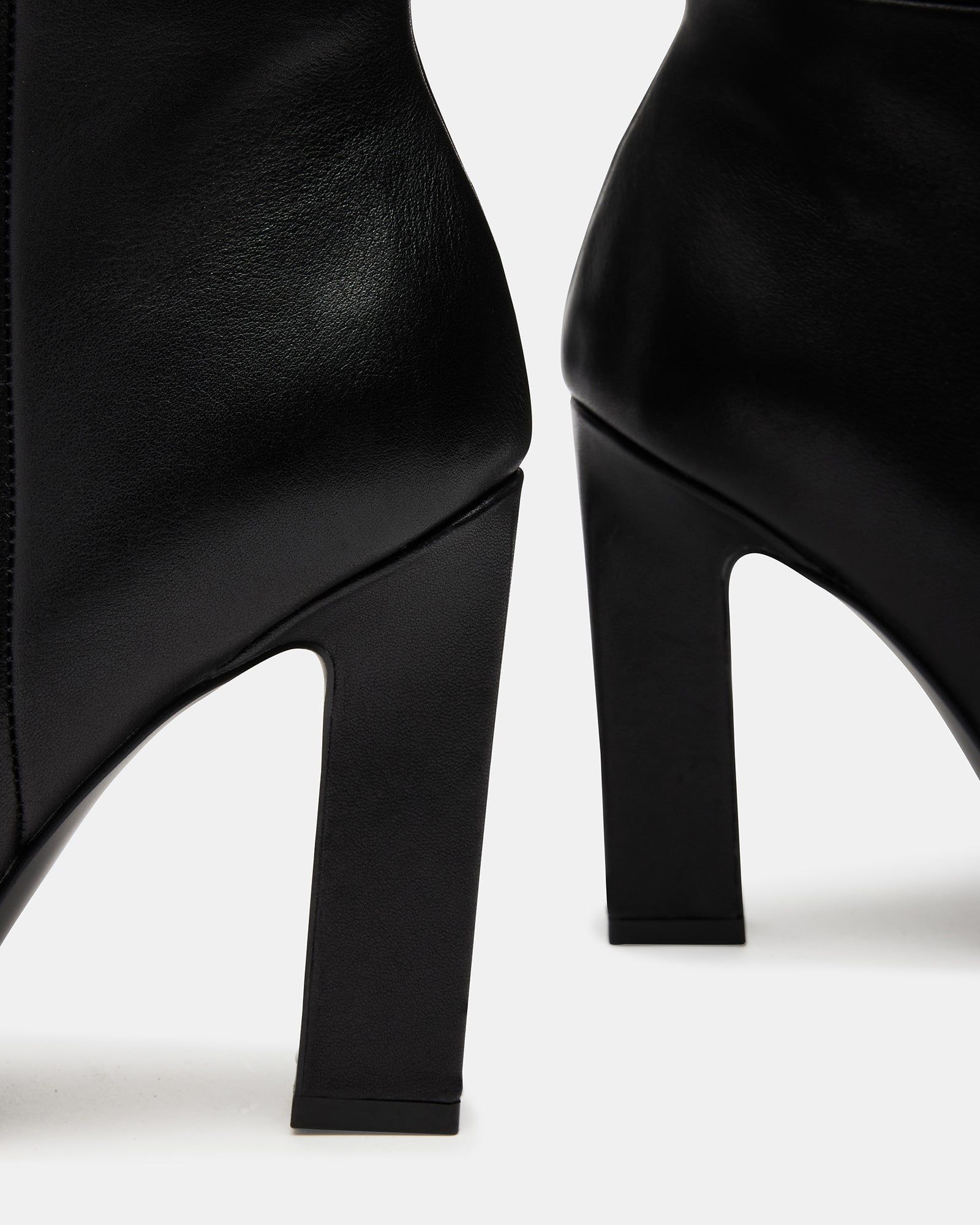 ARCHERS BLACK LEATHER - SM REBOOTED sold by Steve Madden product image thumbnail 4