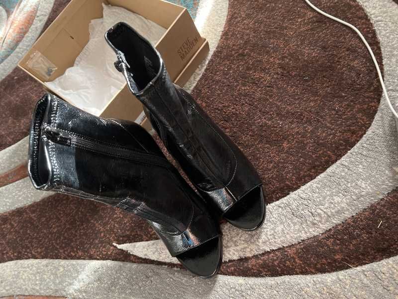 ELETTRA BLACK PATENT - SM REBOOTED sold by Steve Madden