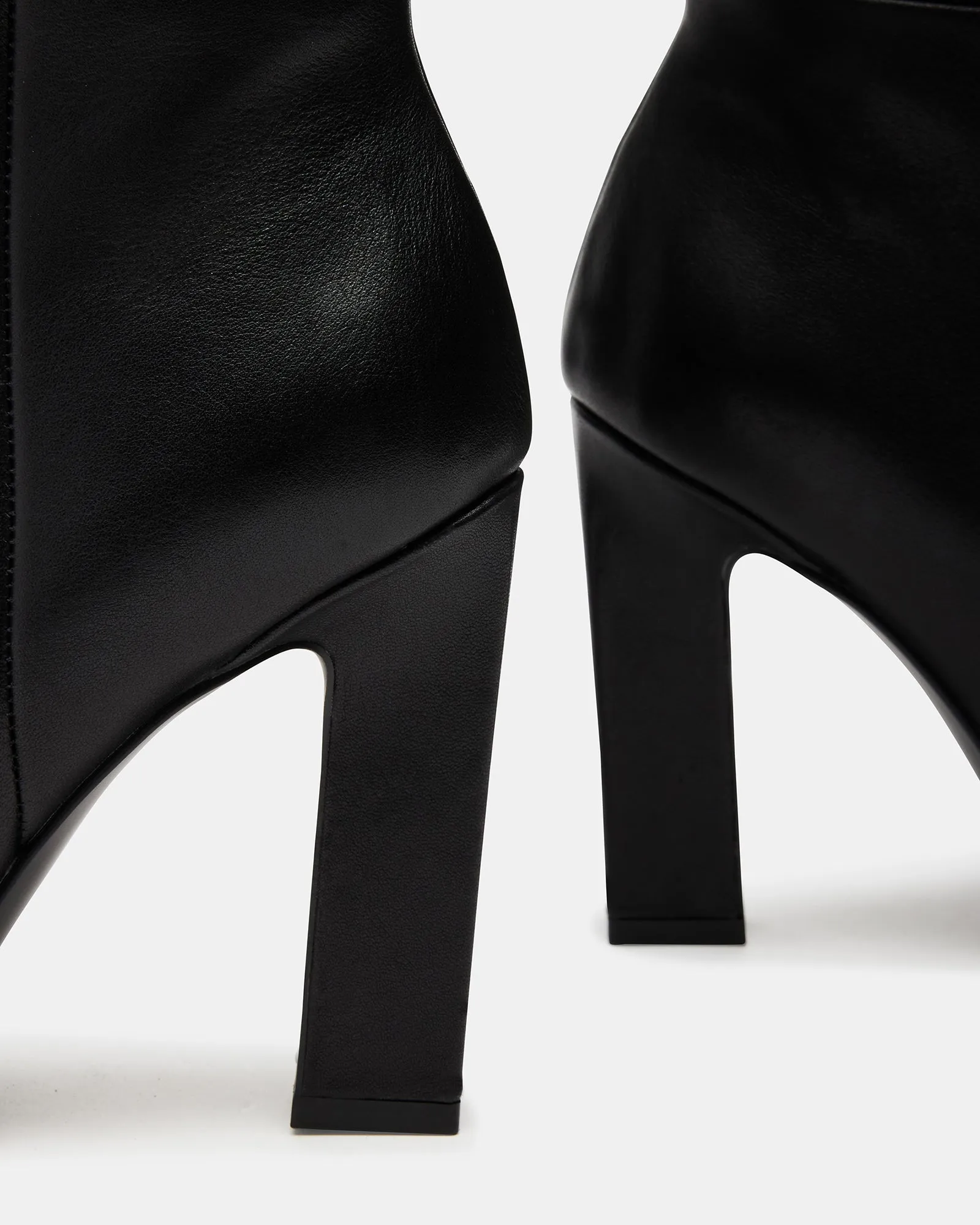 ARCHERS BLACK LEATHER - SM REBOOTED sold by Steve Madden product image thumbnail 4