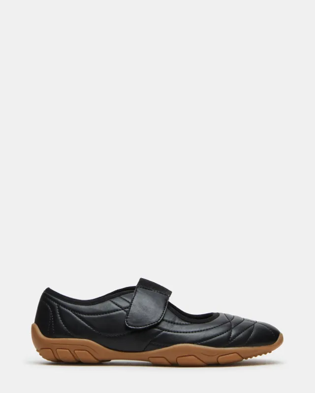 SCOOTER BLACK sold by Steve Madden