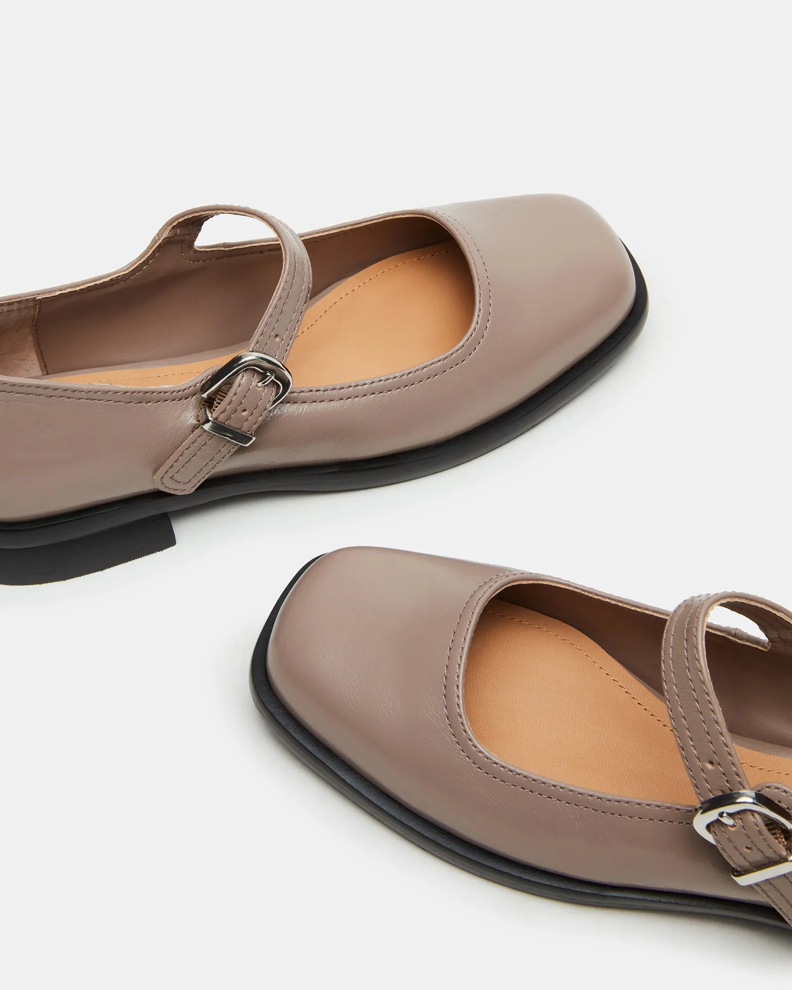 DELANCY TAUPE LEATHER sold by Steve Madden product image thumbnail 3