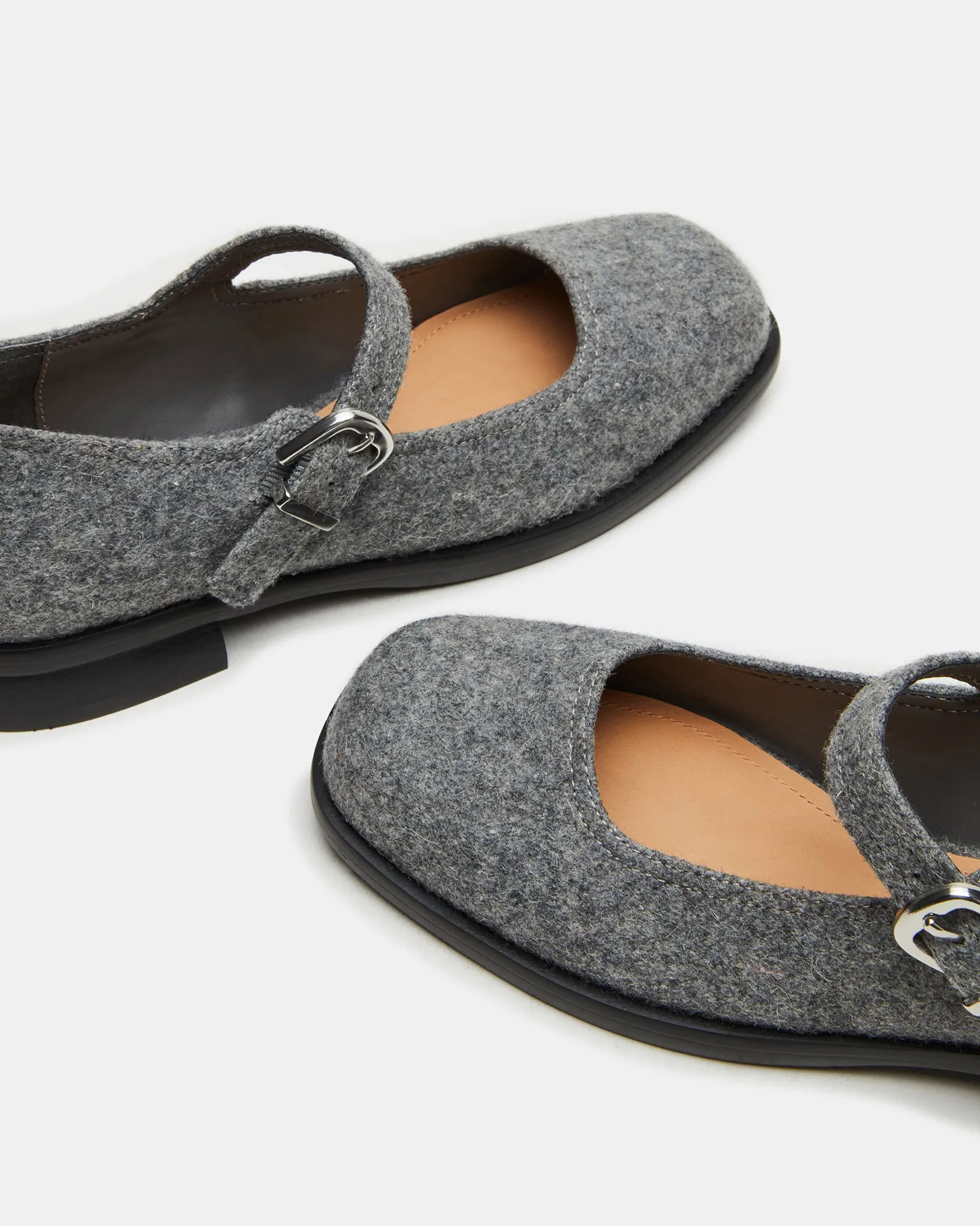 DELANCY GREY FLANNEL sold by Steve Madden product image thumbnail 3