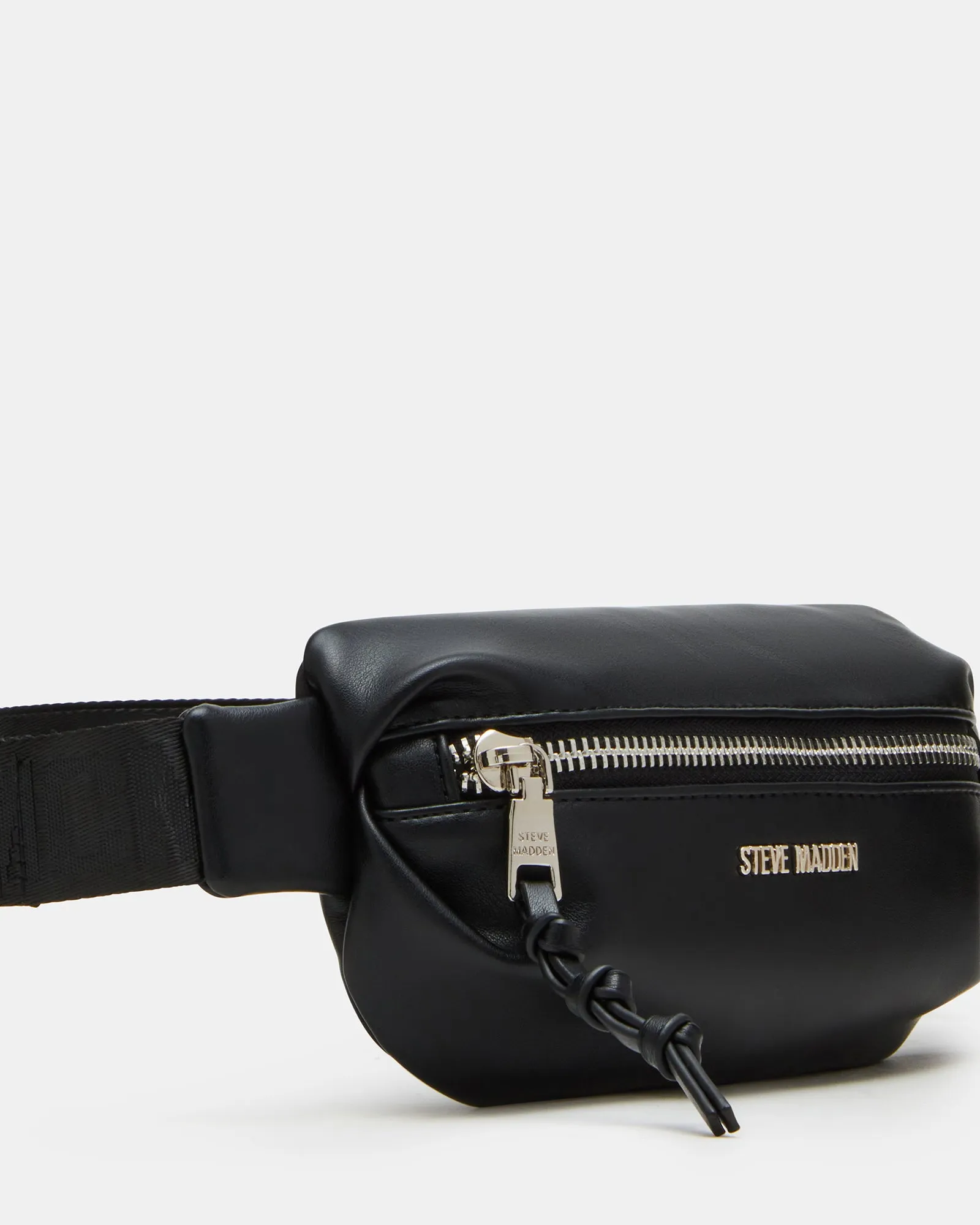 PLEATED BAGUETTE BELT BAG BLACK sold by Steve Madden product image thumbnail 3