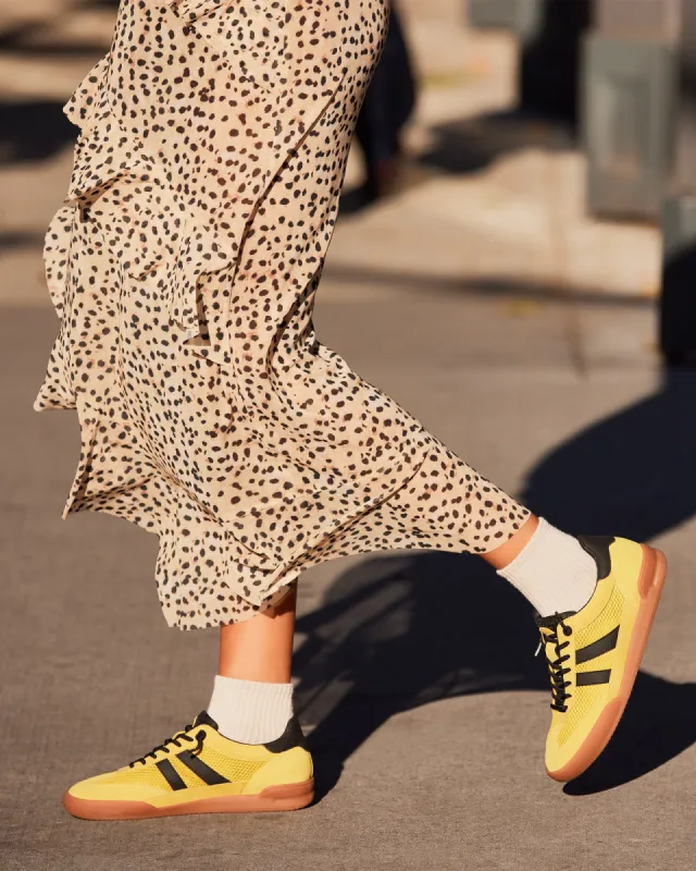 VERDICT SNEAKER AND SOCKS BUNDLE sold by Steve Madden