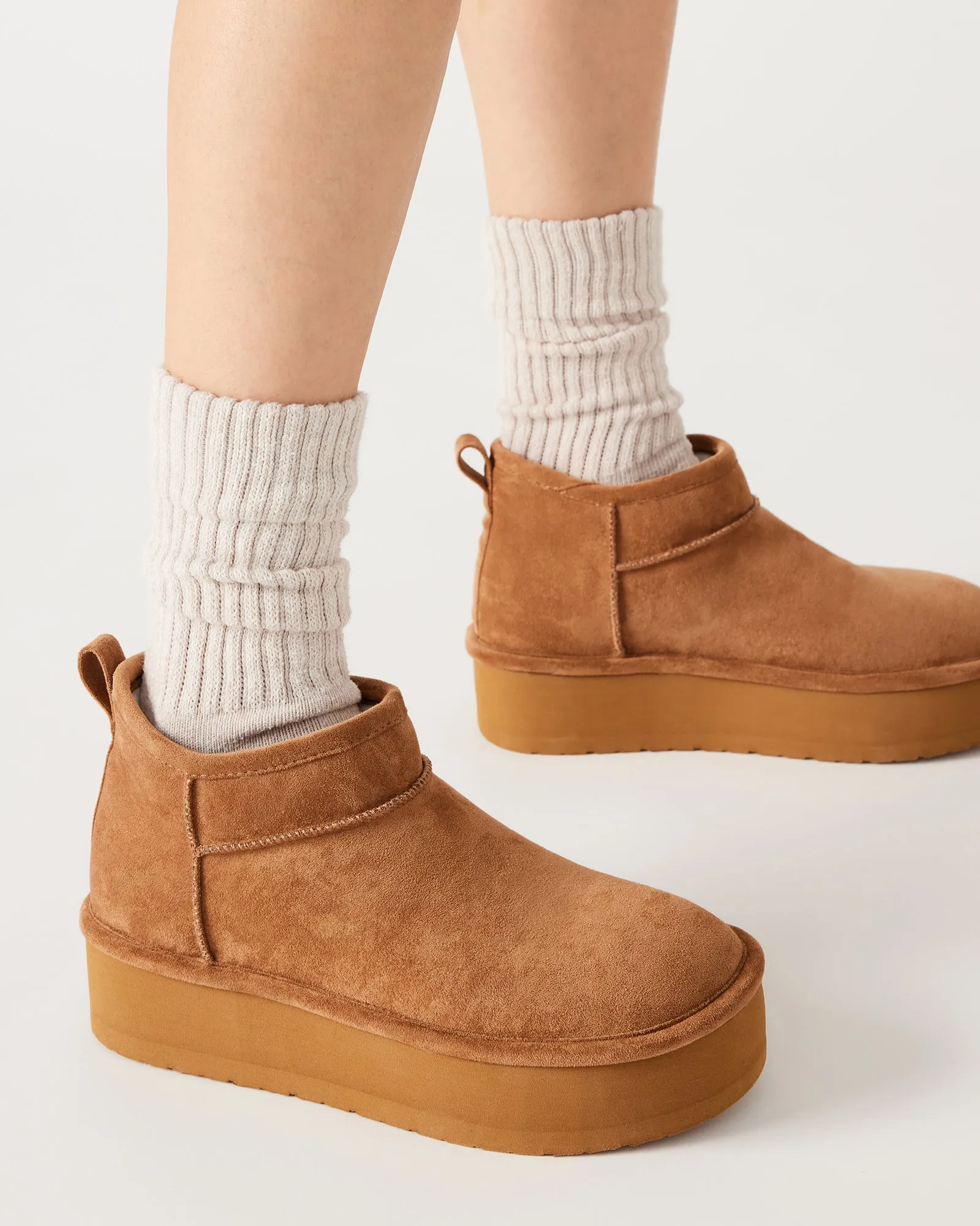 EMBRACCE TAN - SM REBOOTED sold by Steve Madden product image thumbnail 2