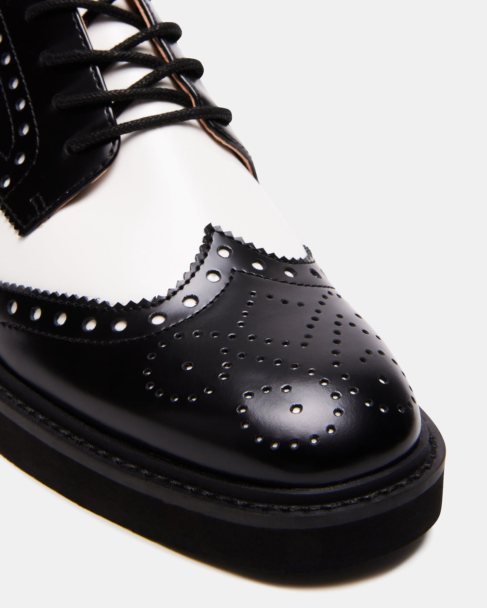 FREDDY BLACK/WHITE - SM REBOOTED sold by Steve Madden product image thumbnail 4
