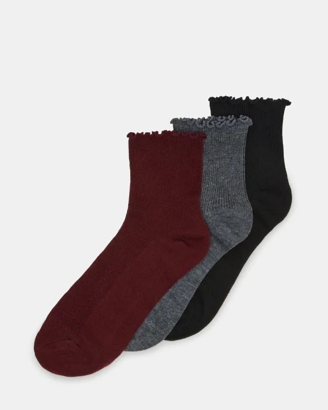 3 PACK LETTUCE EDGE ANKLET SOCKS BURGUNDY sold by Steve Madden