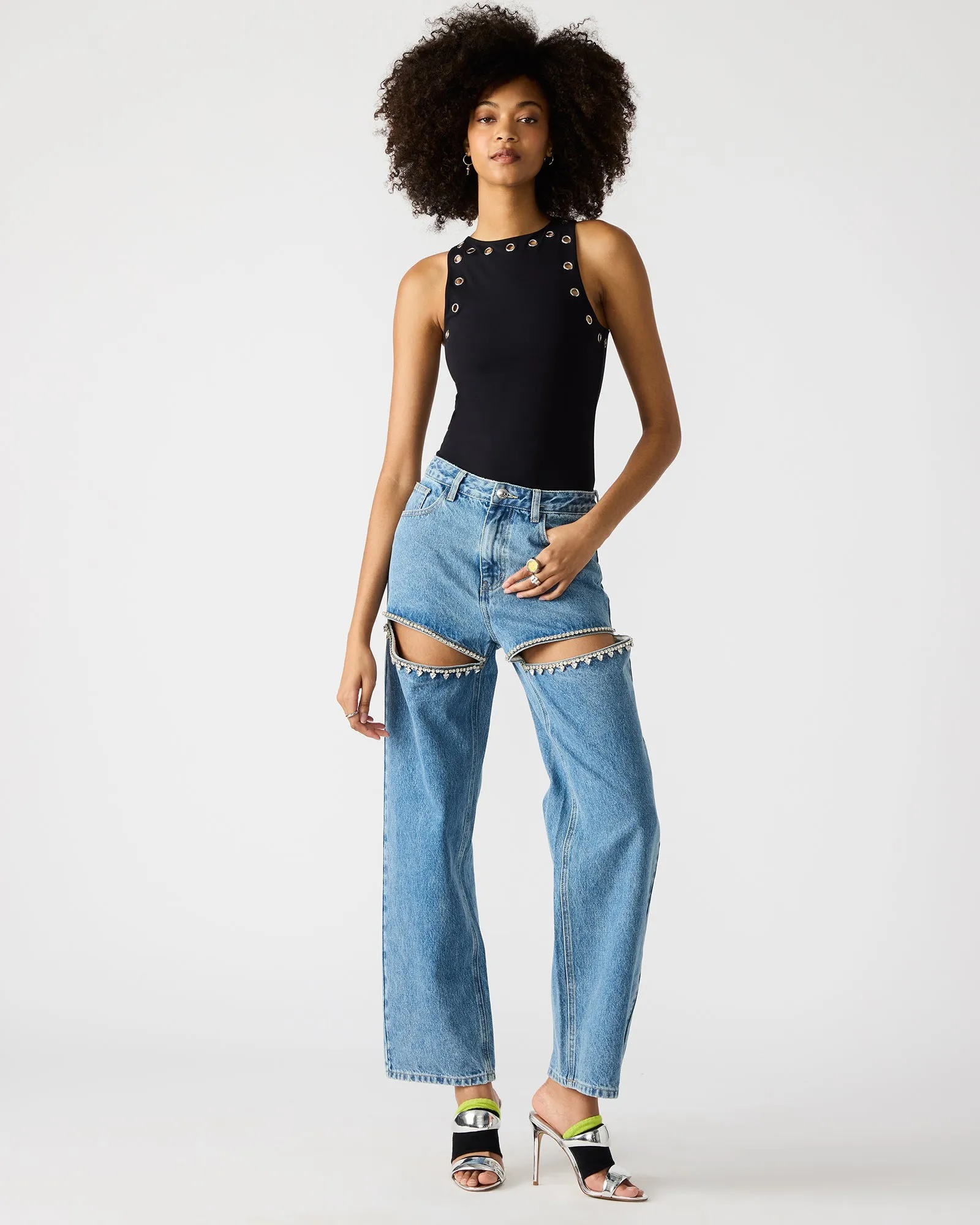 TAYLOR JEAN sold by Steve Madden