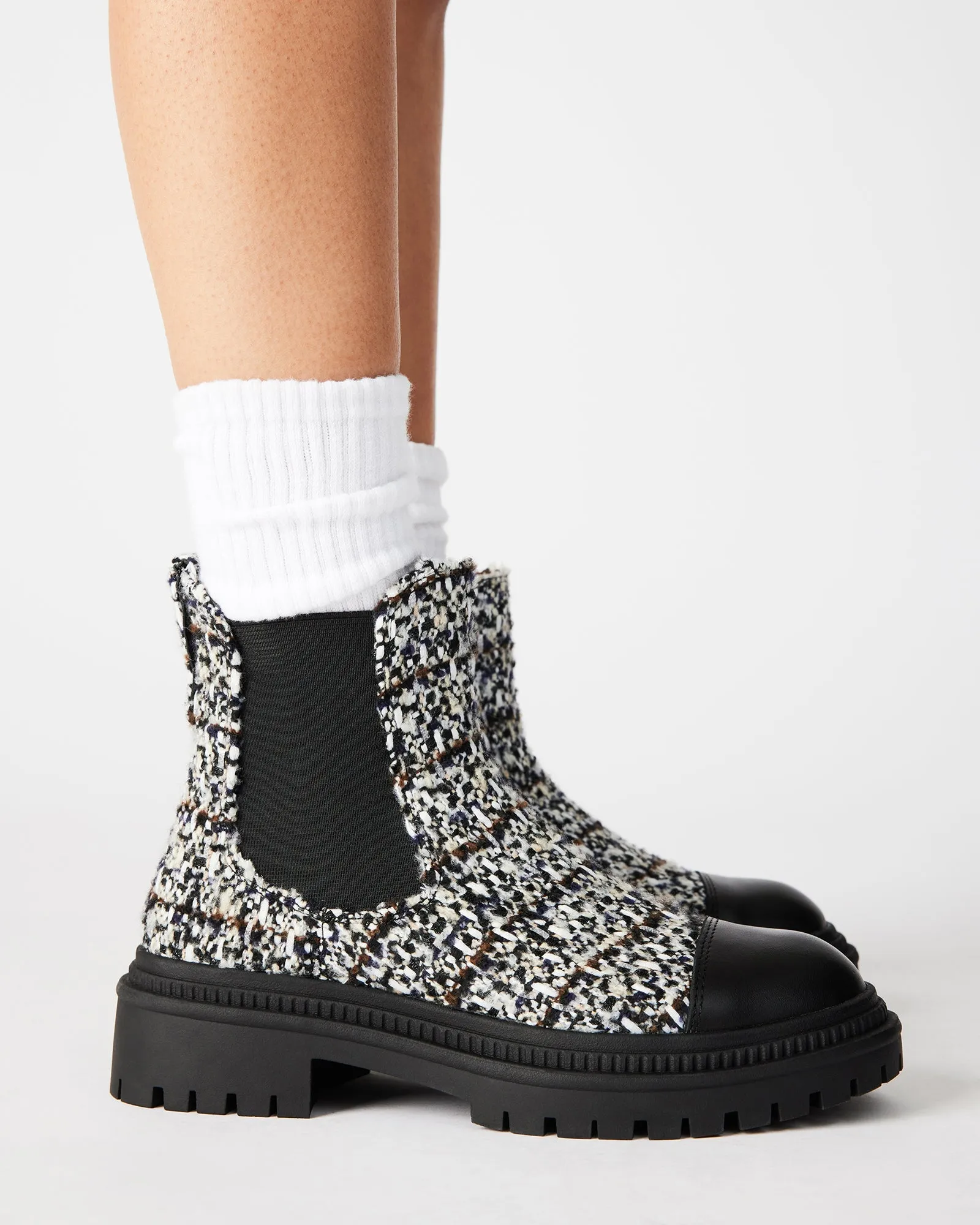 MAYSLIE WHITE/BLACK - SM REBOOTED sold by Steve Madden product image thumbnail 2