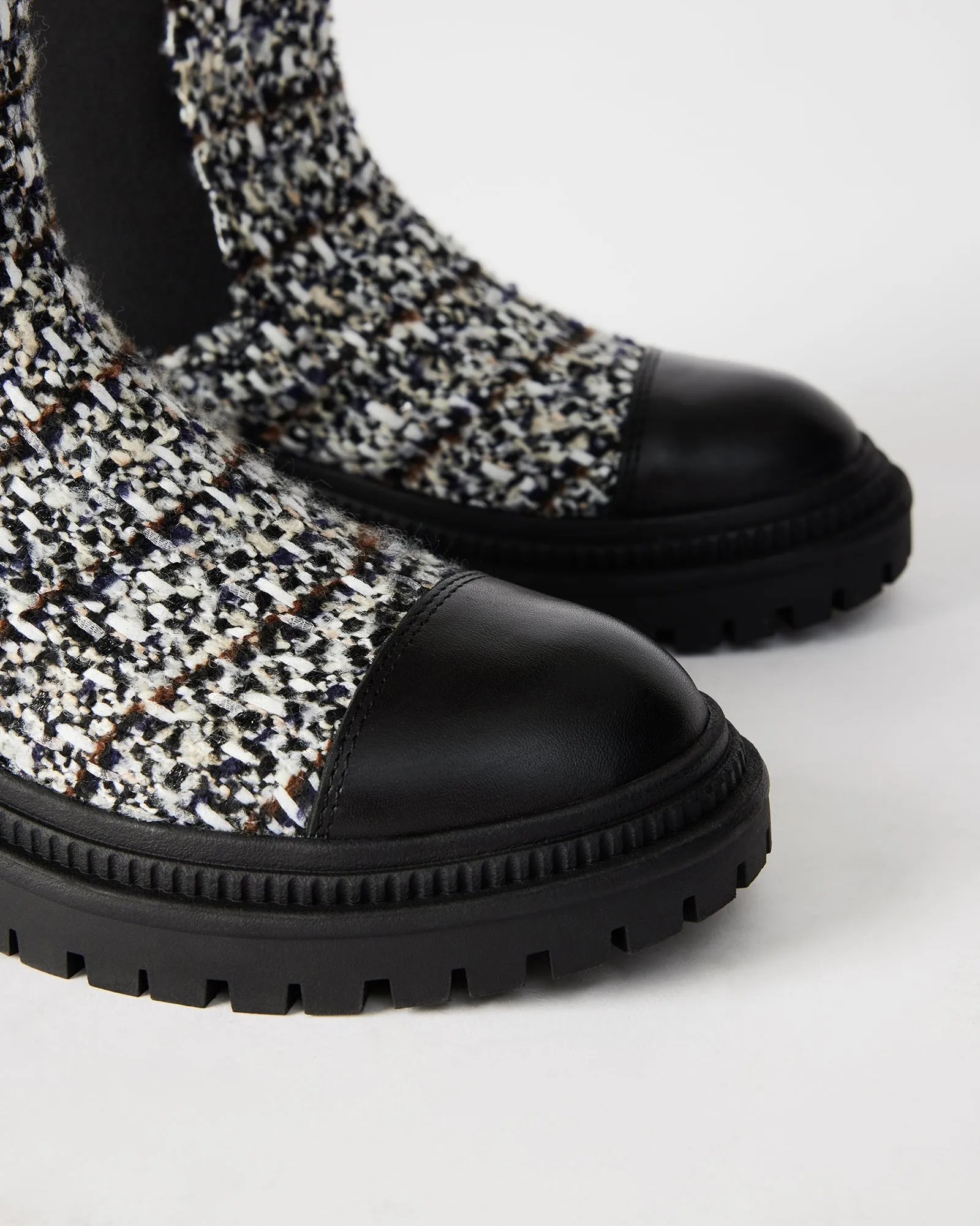 MAYSLIE WHITE/BLACK - SM REBOOTED sold by Steve Madden product image thumbnail 4