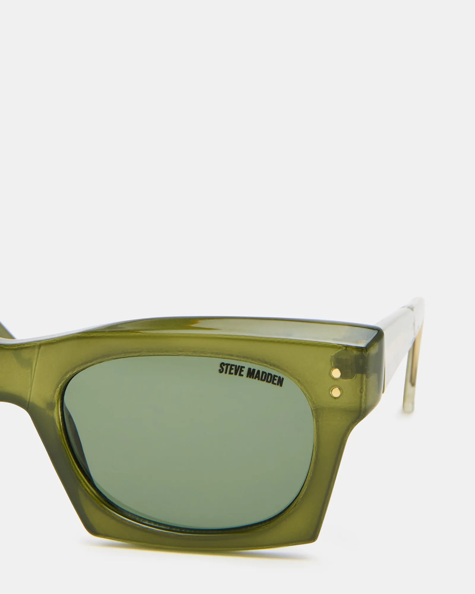 IZAN SUNGLASSES GREEN sold by Steve Madden product image thumbnail 2