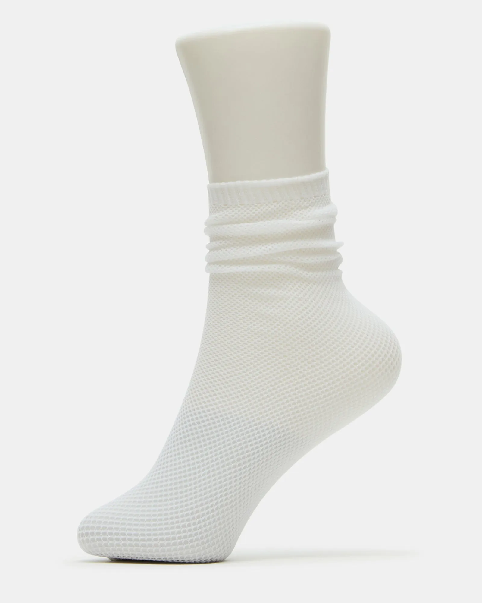 FISHNET SLOUCHY CREW SOCKS WHITE sold by Steve Madden