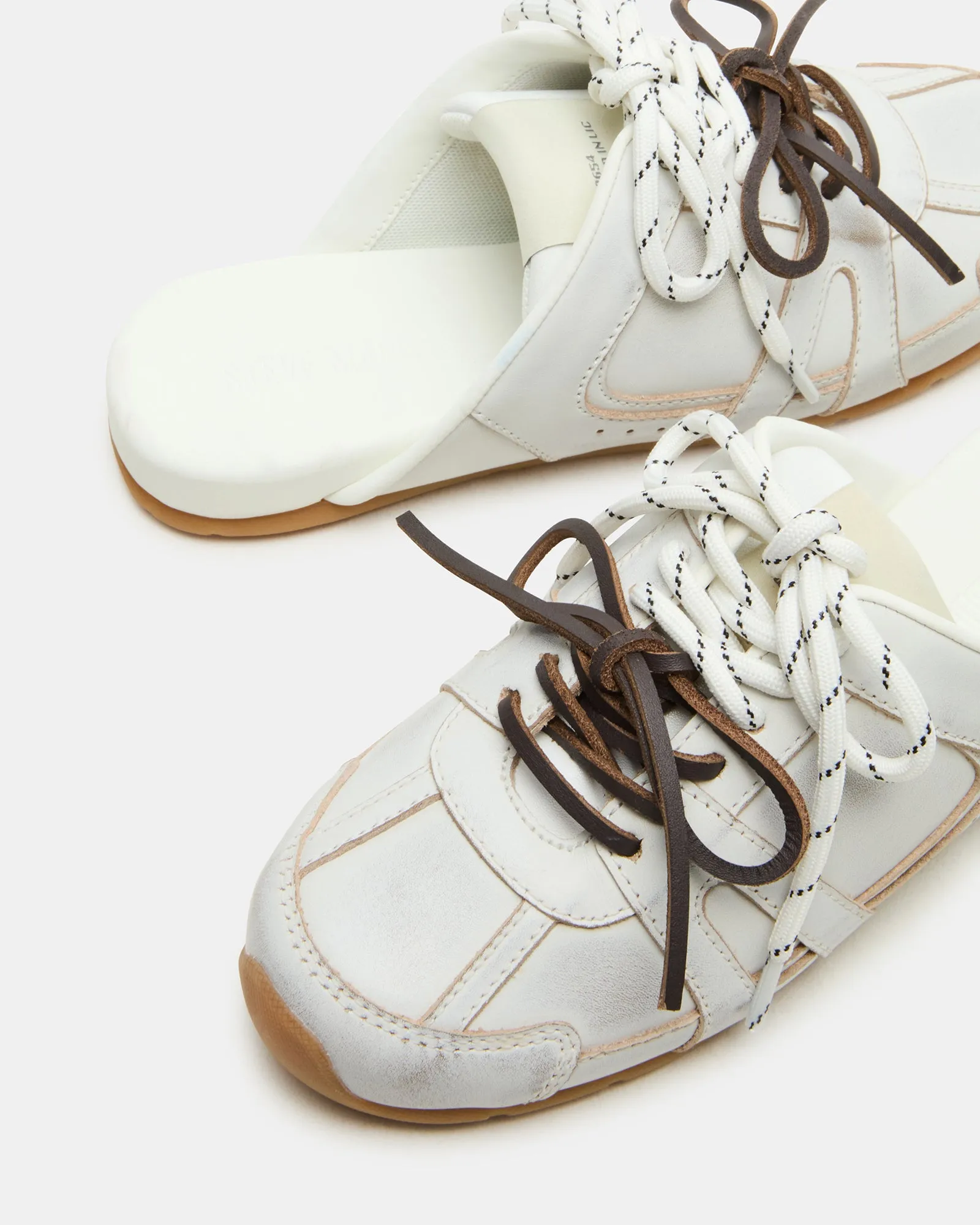 MAYSA WHITE DISTRESSED sold by Steve Madden product image thumbnail 3