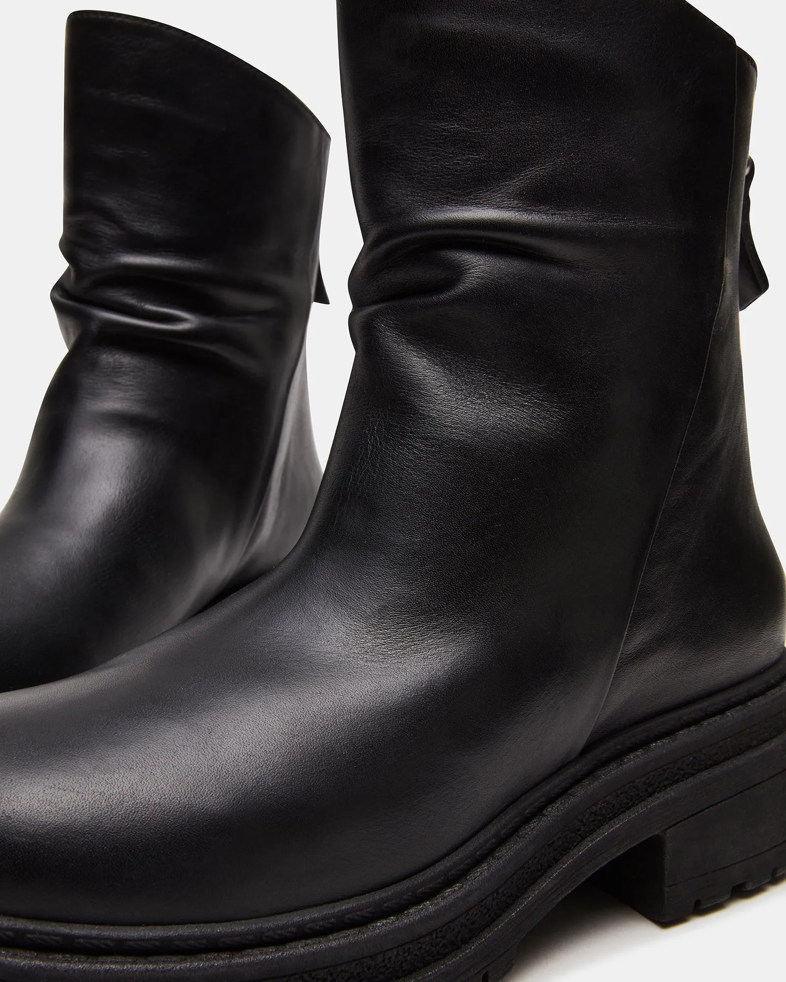 ESSENTIAL BLACK LEATHER - SM REBOOTED sold by Steve Madden product image thumbnail 3