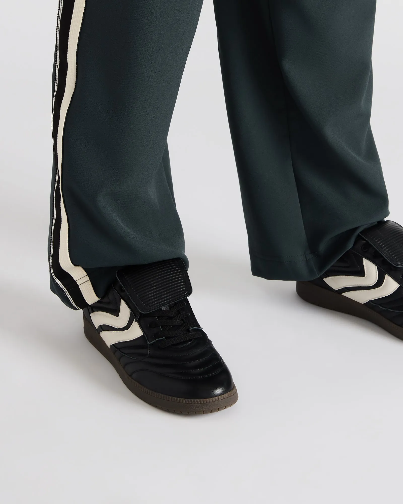 JANOS BLACK LEATHER sold by Steve Madden product image thumbnail 2