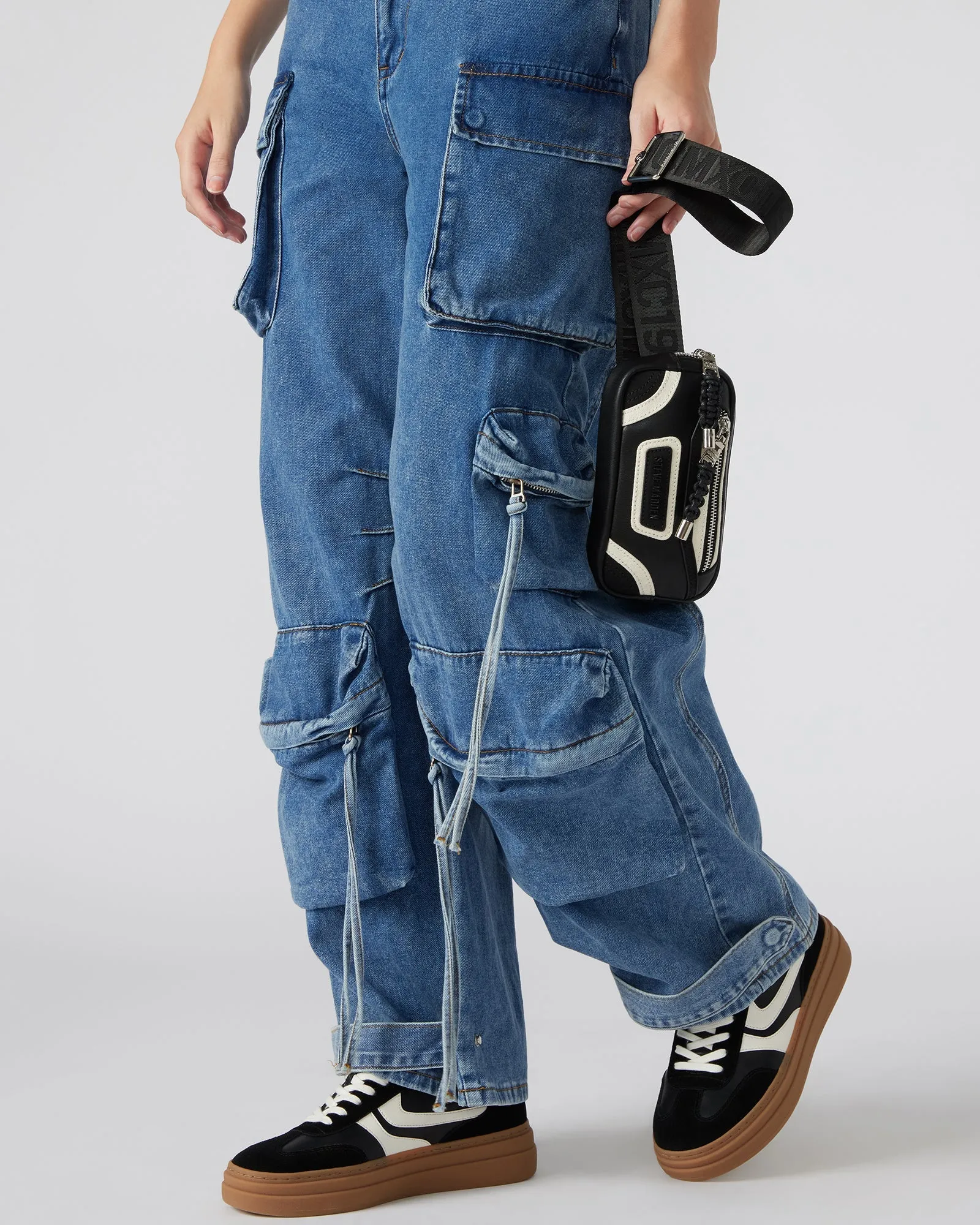 MADRIDD BAG BLACK/WHITE - SM REBOOTED sold by Steve Madden product image thumbnail 2