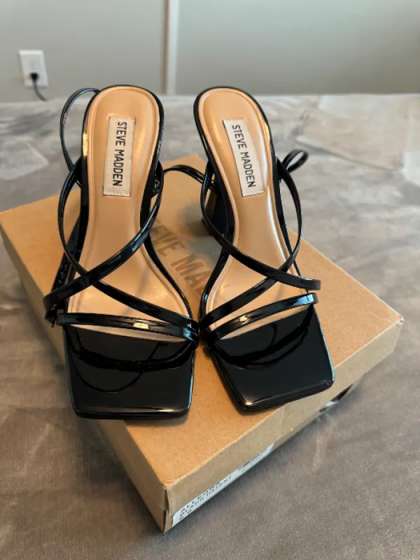ALLEGRA BLACK PATENT - SM REBOOTED sold by Steve Madden