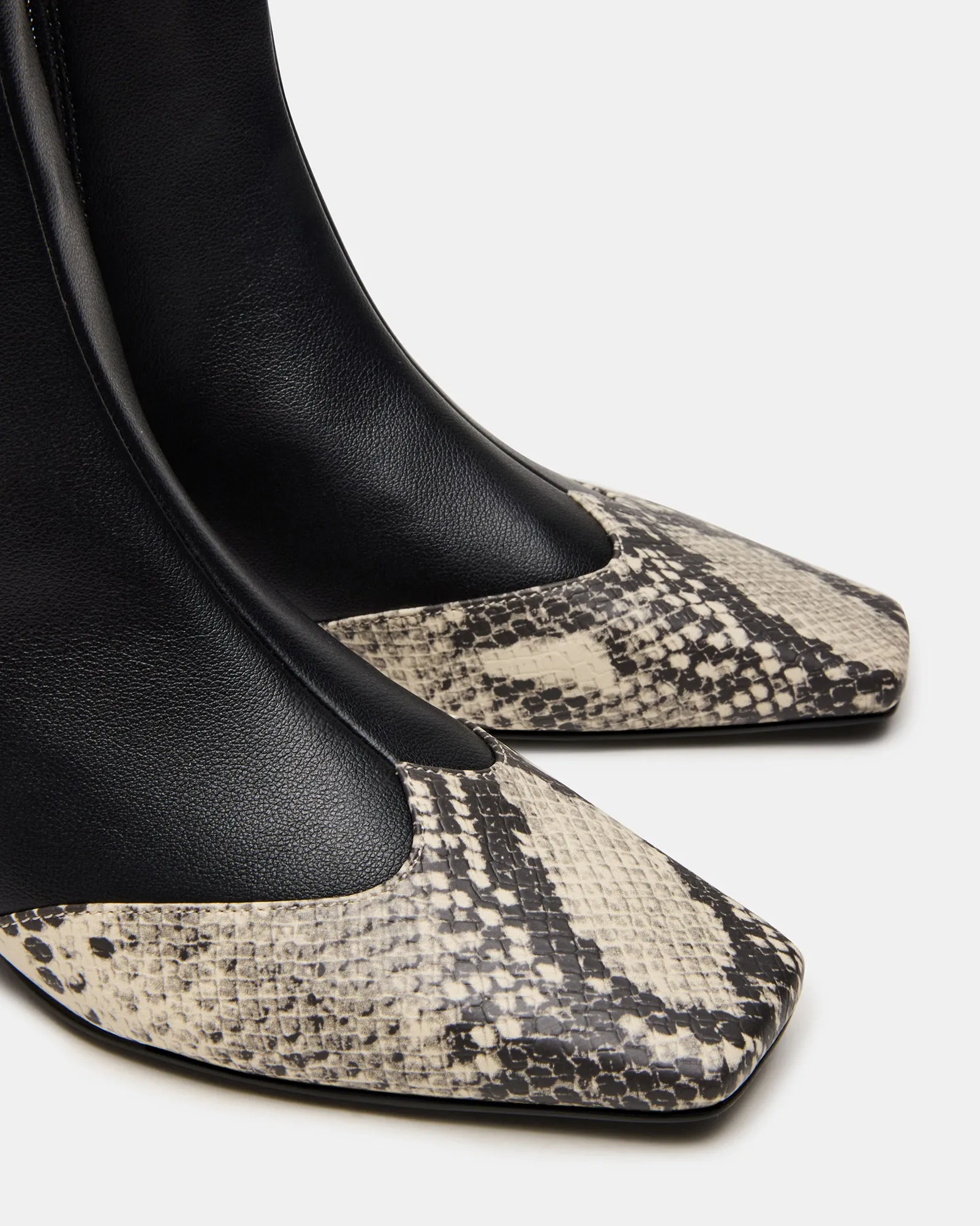 JETER BLACK SNAKE sold by Steve Madden product image thumbnail 3