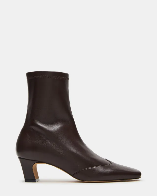 JETER BROWN sold by Steve Madden