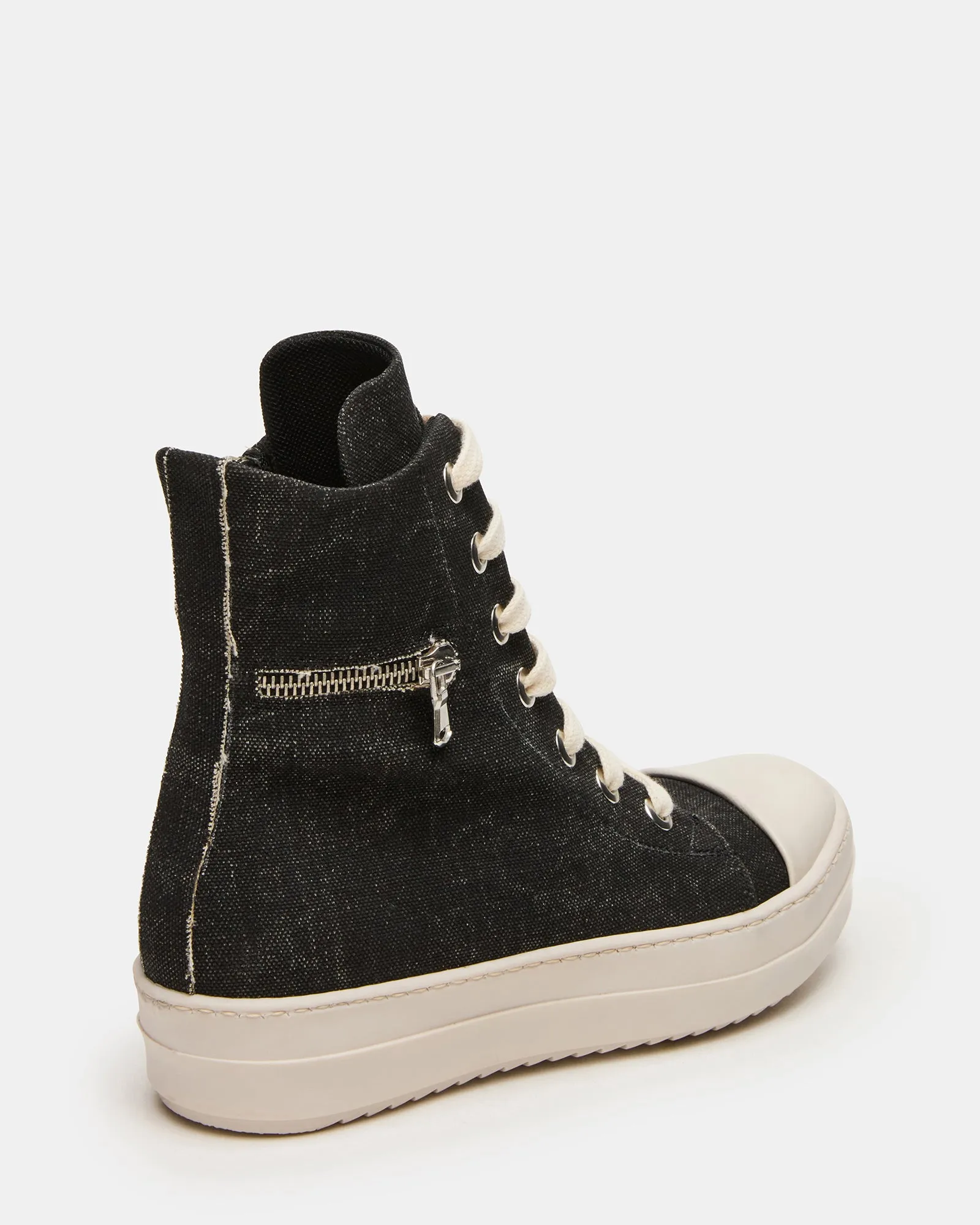 DEVON BLACK/WHITE sold by Steve Madden product image thumbnail 5