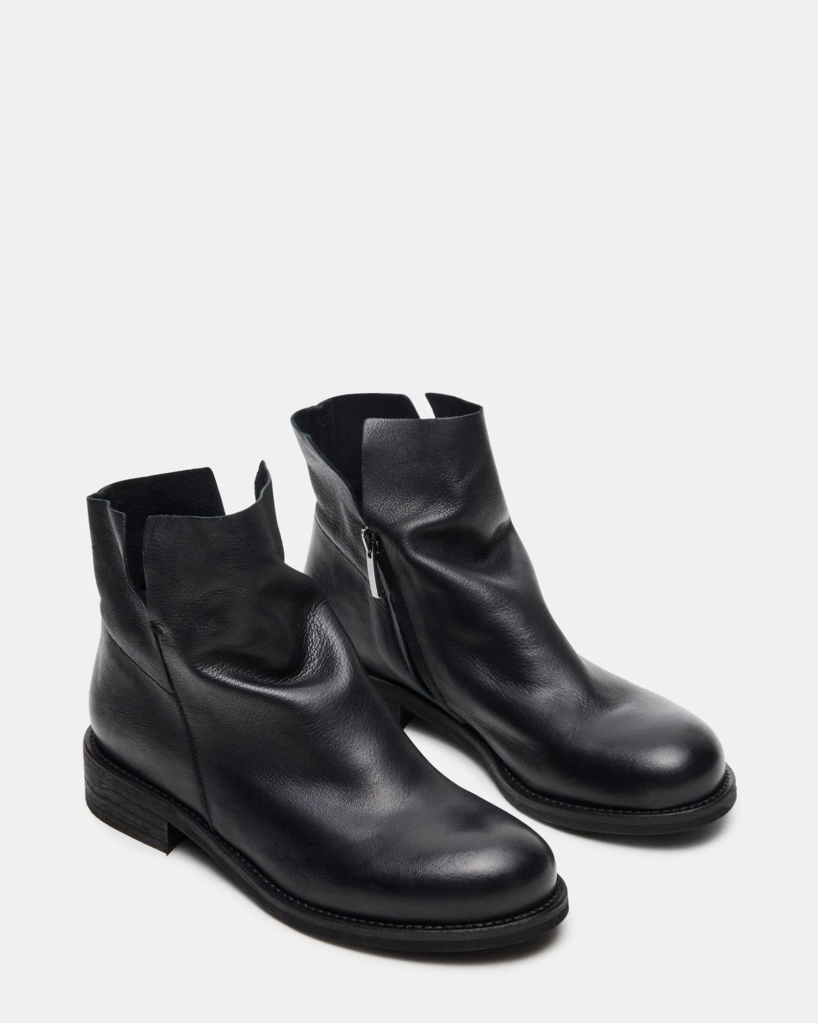 HUGHIE BLACK LEATHER sold by Steve Madden product image thumbnail 2
