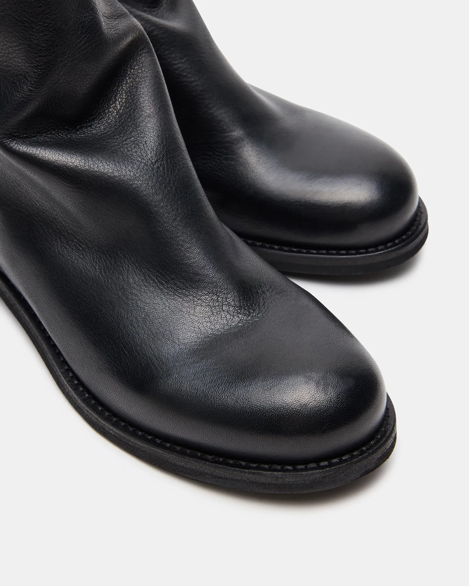 HUGHIE BLACK LEATHER sold by Steve Madden product image thumbnail 3