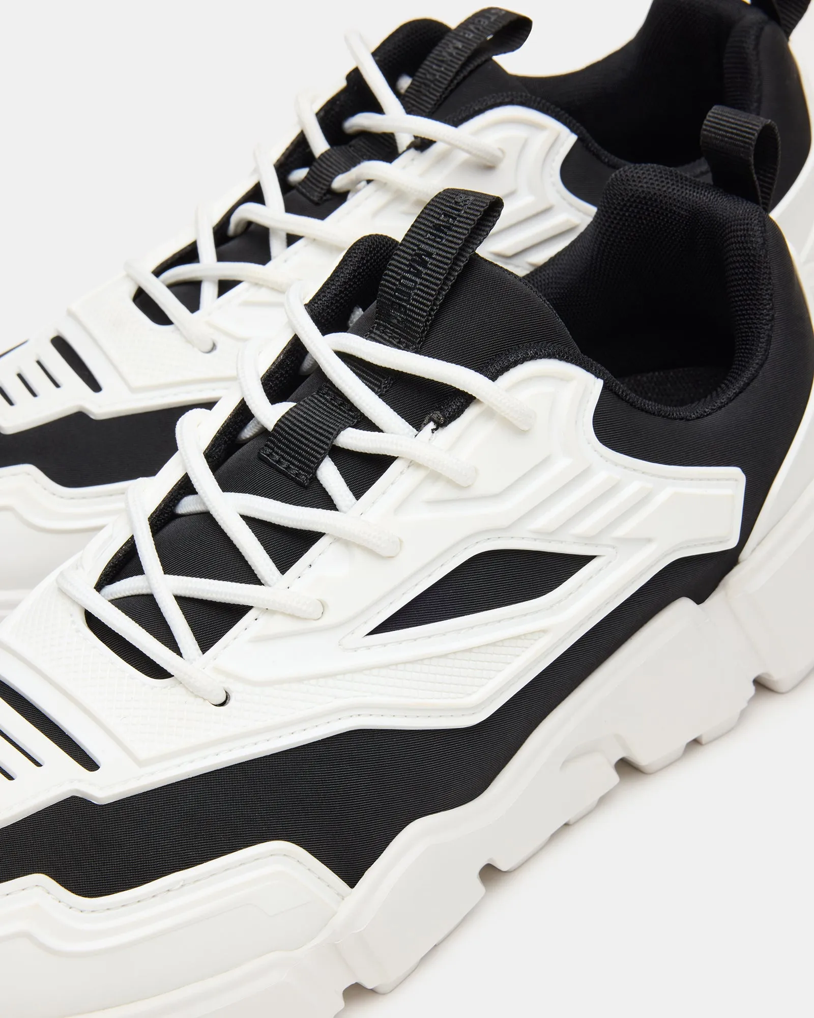 PACE BLACK/WHITE sold by Steve Madden product image thumbnail 3