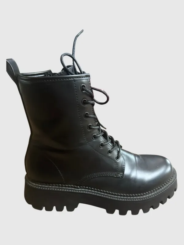 BESS BLACK BOX - SM REBOOTED sold by Steve Madden