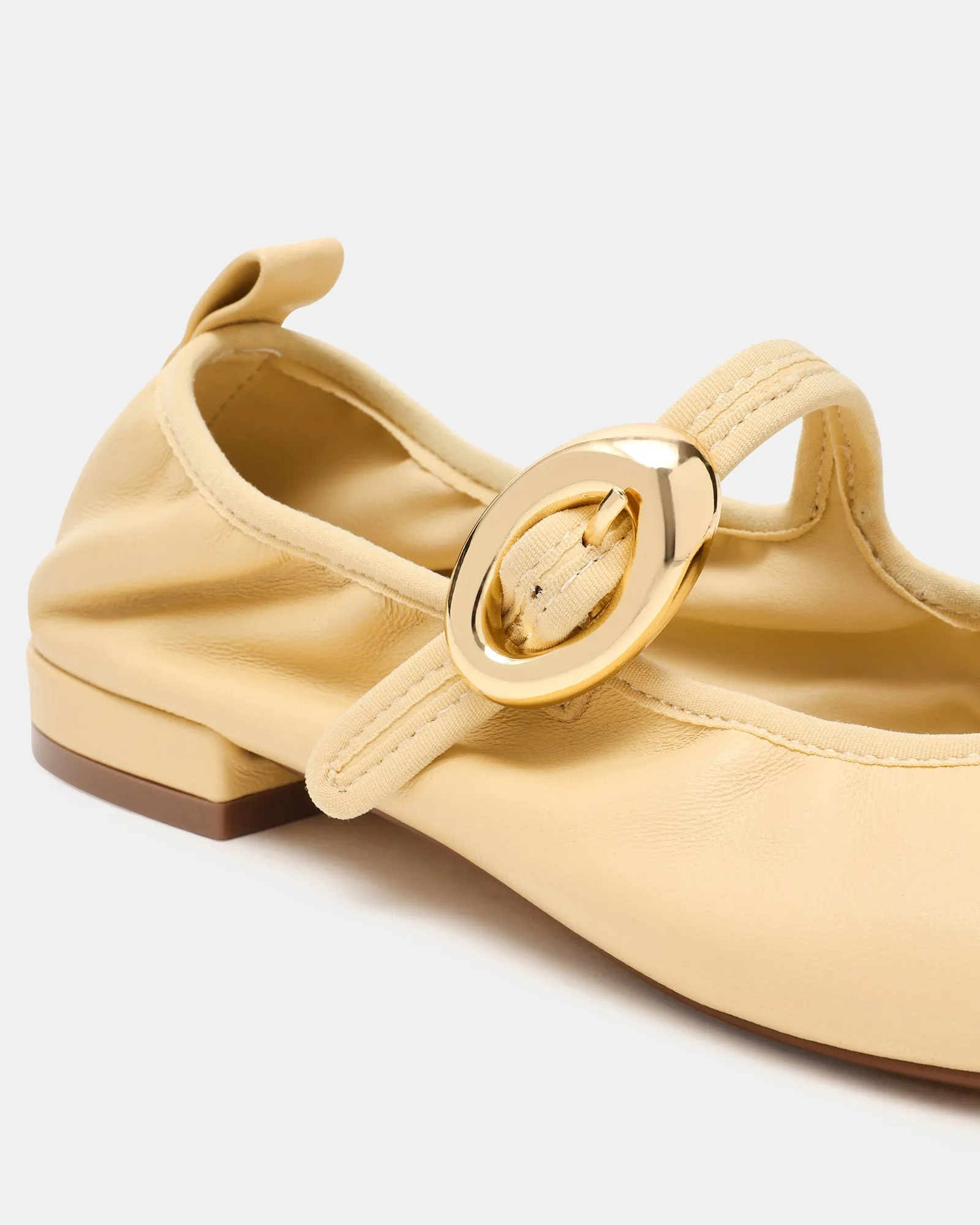 DAFFIA BUTTER LEATHER sold by Steve Madden product image thumbnail 3