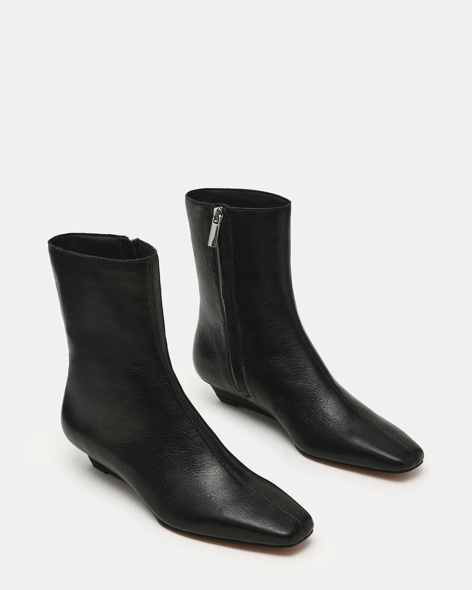 FLAIRE BLACK LEATHER sold by Steve Madden product image thumbnail 2